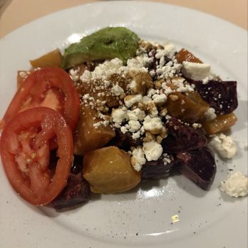 Ca Del Sole - Barbabietole con Formaggio Di Capra E Avocado - Italian Near Me - Toluca Lake, California