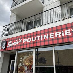 Exterior outside entrance of Smoke's Poutinerie - Niagara Falls, Ontario Exterior outside entrance of Smoke's Poutinerie - Niagara Falls, Ontario