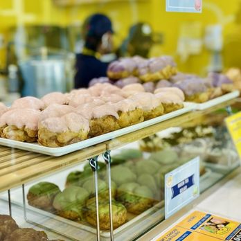 Beard Papa's - Strawberry Eclair, Green Tea Eclair, Ube - Desserts Near Me - Los Angeles, California Beard Papa's - Strawberry Eclair, Green Tea Eclair, Ube - Desserts Near Me - Los Angeles, California