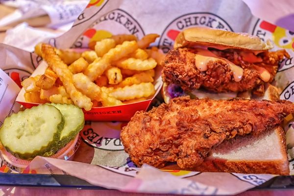 Dave's Hot Chicken by null