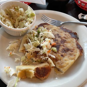 La Salvadorena Restaurant - Puposa - Mexican Near Me - Aberdeen, Washington