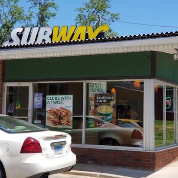 Subway - Haddam Subway Building - Sandwiches Near Me - Haddam, Connecticut