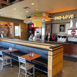Raising Cane's - Pick up area