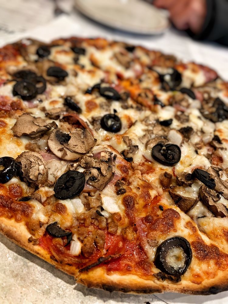 MABE’S PIZZA Updated October 2024 53 Photos & 120 Reviews 110 E