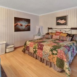 Arrivals Birth Services - Birthing room.