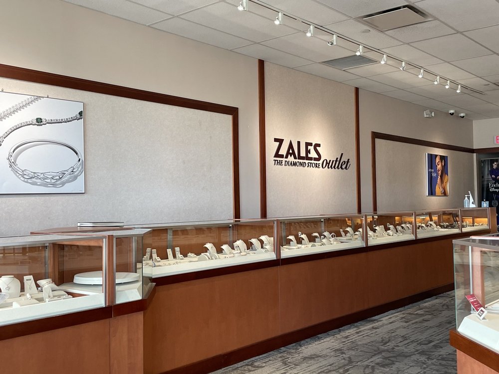 ZALES OUTLET Updated September 2024 13 Photos & 20 Reviews 22513