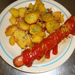 United Seamen's Service - Currywurst & Home Fries