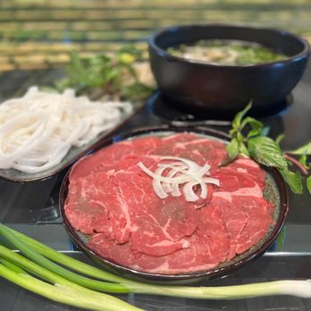 Pho Saigonese - Pho Filet Mignon - Hot Stone - Vietnamese Near Me - Las Vegas, Nevada