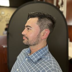 ROOSTERS MEN'S GROOMING CENTER - Cut by Carlos