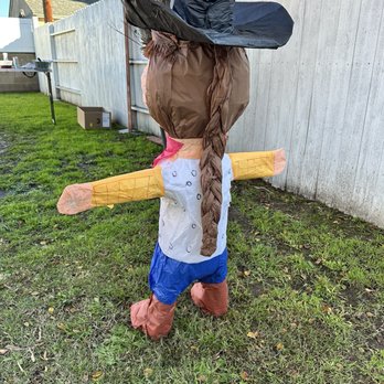 Pinata Los Ninos - The back of the pinata. I requested a braid. - Party Supplies Near Me - Lawndale, California Pinata Los Ninos - The back of the pinata. I requested a braid. - Party Supplies Near Me - Lawndale, California