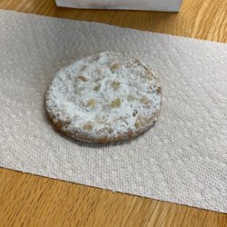 Barney's Bakehouse Bakery - Thin and crunchy lemon cookies. My favorite!