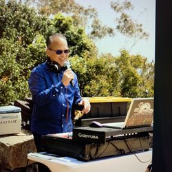 DJ Jerson Andrade - Our MC and DJ at our Wedding!  Thank you Jerson, you're incredible!!