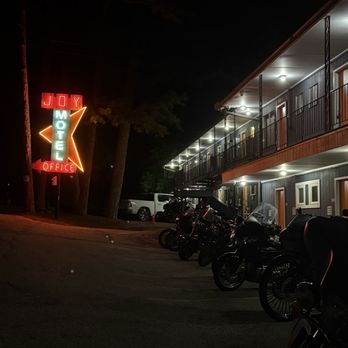 The Wanderoo Lodge - Hotels Near Me - Eureka Springs, Arkansas The Wanderoo Lodge - Hotels Near Me - Eureka Springs, Arkansas