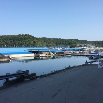 State Dock - Walking to the dock from the ramp - Boating Near Me - Jamestown, Kentucky