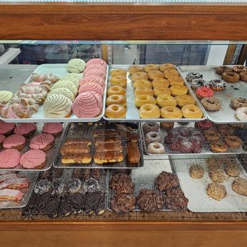 Chelsy's Bakery Restaurant - Pan & donas - Donuts Near Me - Azusa, California Chelsy's Bakery Restaurant - Pan & donas - Donuts Near Me - Azusa, California