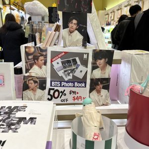 KORYO BOOKSTORE - 154 Photos & 132 Reviews - 35 W 32nd St, New York