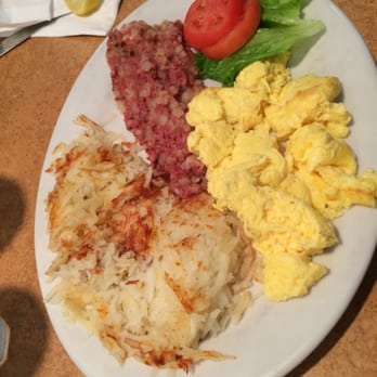 U.S. Egg Brunch & Cocktails - Corned beef breakfast with scrambled eggs. - Sandwiches Near Me - Tempe, Arizona