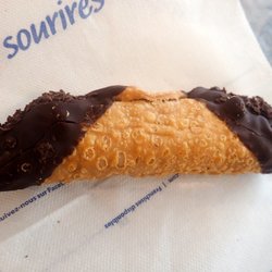 Maître Glacier - cannoli stuffed with ice cream