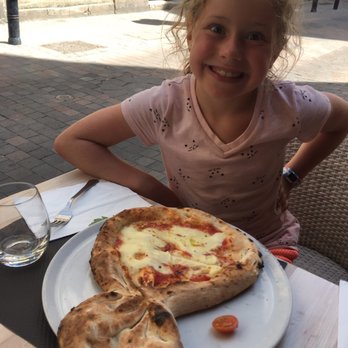 Masaniello - Awesome bunny-shaped pizza - Pizza Near Me - Bordeaux, 33
