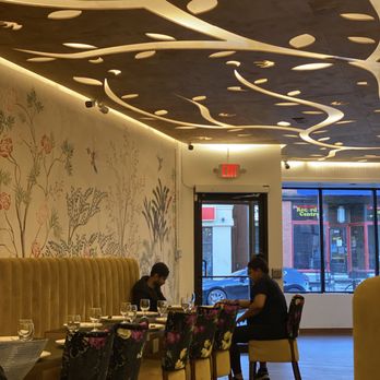 Masakali Indian cuisine - Interior design has a light organic motif. - Indian Near Me - Ottawa, Ontario