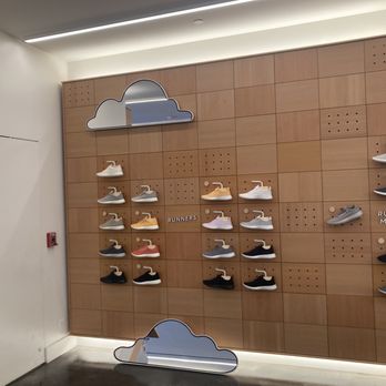 Allbirds - Shoe Stores Near Me - Washington, DC, District of Columbia