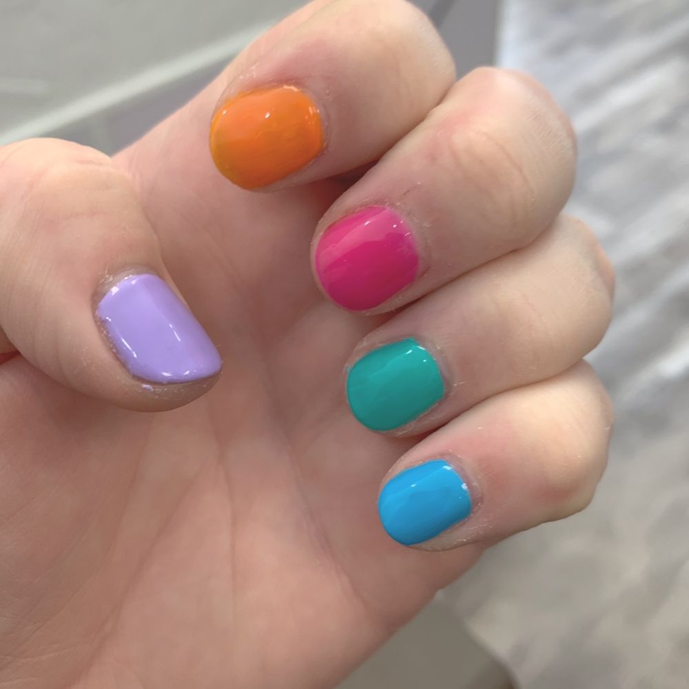Multi color nail trend! Multi color nail trend!