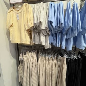 LOFT Outlet - Pastel like blouses and matching pants - Accessories Near Me - Orlando, Florida LOFT Outlet - Pastel like blouses and matching pants - Accessories Near Me - Orlando, Florida