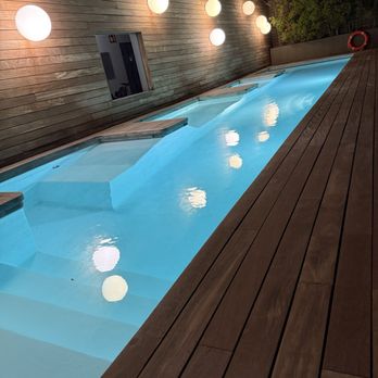 The Rooftop - Pool at the venue - Cocktail Bars Near Me - Barcelona, B