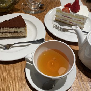 HARBS SoHo - Tiramisu & Strawberry Cake - Bakeries Near Me - New York, New York HARBS SoHo - Tiramisu & Strawberry Cake - Bakeries Near Me - New York, New York
