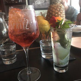 Cafe La Trova - Fiero spritz and mojito - Cocktail Bars Near Me - Miami, Florida