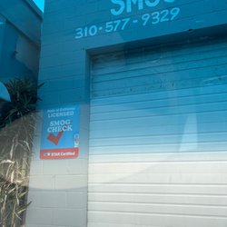 K & K Smog - Closed up the shop before I could even give him an answer on whether or not I would do a smog check here.