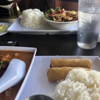Nine & Nine Thai Kitchen - Curry with Chicken and Basil Leaves with Chili Lunch Special - Thai Near Me - Pasadena, California Nine & Nine Thai Kitchen - Curry with Chicken and Basil Leaves with Chili Lunch Special - Thai Near Me - Pasadena, California