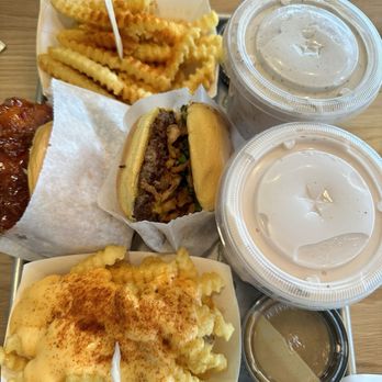 Shake Shack - Coffee & Tea Near Me - North Brunswick, New Jersey