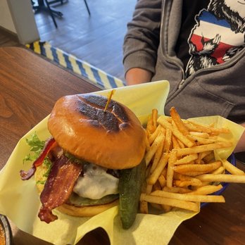 Indiego Tasting House - Mushroom Swiss burger with jalapeños, that roasted jalapeño was fire! The fries were also garlic Parmesan and was perfectly crisp. - American Near Me - Bishop, California Indiego Tasting House - Mushroom Swiss burger with jalapeños, that roasted jalapeño was fire! The fries were also garlic Parmesan and was perfectly crisp. - American Near Me - Bishop, California