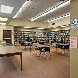 Hawaii State Public Library System - Ewa Beach Library - Quiet back there