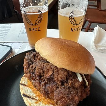 Marlowe Artisanal Ales - Nashville Hot Chicken Sandwich - Brewpubs Near Me - Mamaroneck , New York