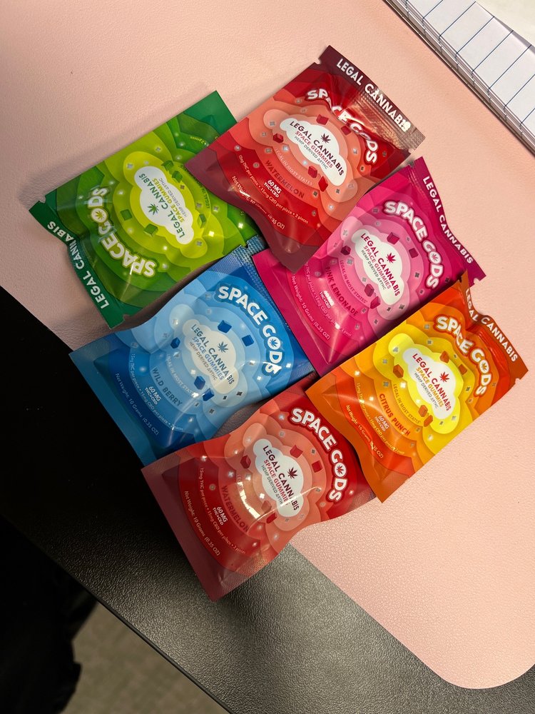 HIGH CLOUDZ SMOKE SHOP Updated August 2024 3915 San Pedro Ave, San