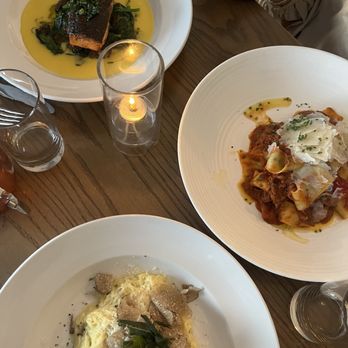 Como - Salmón, paperdelle, truffle pasta - Italian Near Me - Kirkland, Washington