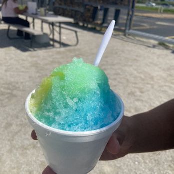 Lilly’s Snow Cones - Desserts Near Me - Lake St Louis MO