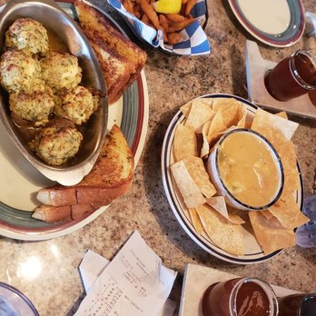 Big T - Crab stuffed mushrooms, fried clams, cup of jalapeño soup. - American Near Me - Lawton, Michigan Big T - Crab stuffed mushrooms, fried clams, cup of jalapeño soup. - American Near Me - Lawton, Michigan