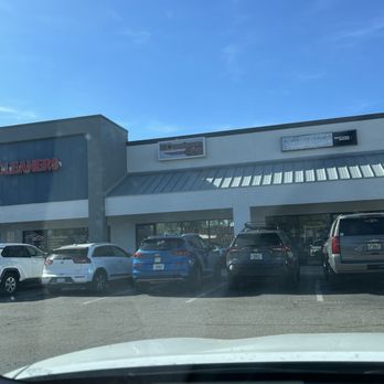 Hometown Grill - Outside, in a small strip plaza - Breakfast & Brunch Near Me - Port Charlotte, Florida