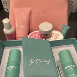 Travel set and vitamin c and eye cream Travel set and vitamin c and eye cream