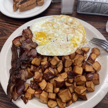 The Kettle - Bacon/eggs/taters/toast, oh my!!!! - Breakfast & Brunch Near Me - Enumclaw, Washington The Kettle - Bacon/eggs/taters/toast, oh my!!!! - Breakfast & Brunch Near Me - Enumclaw, Washington