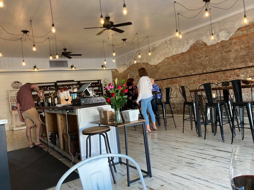 HOMELAND CRAFT BEER AND WINE 103 Main St, BatesburgLeesville, South