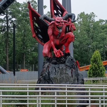 Six Flags Great Adventure - Amusement Parks Near Me - Jackson Township, New Jersey