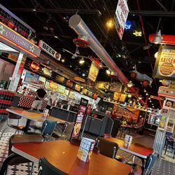 Portillo's Avondale - Great decor.