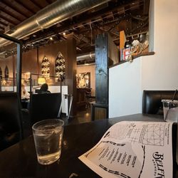 Belfry Wood Fired Grill And Brewery - Ambiance
