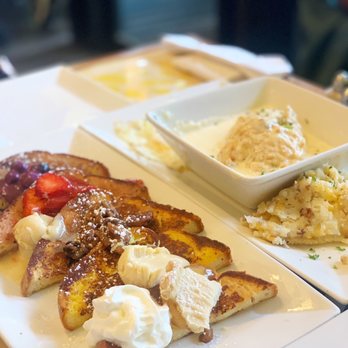 Batter & Berries - The French toast flight and the biscuits and gravy! - Breakfast & Brunch Near Me - Chicago, Illinois Batter & Berries - The French toast flight and the biscuits and gravy! - Breakfast & Brunch Near Me - Chicago, Illinois