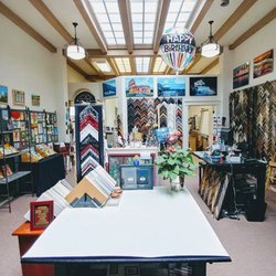 Leedo Art & Framing