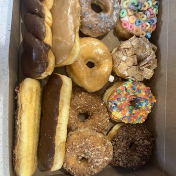 Sweet Daze Donut & Boba - Dozen donuts - Donuts Near Me - Menifee, California